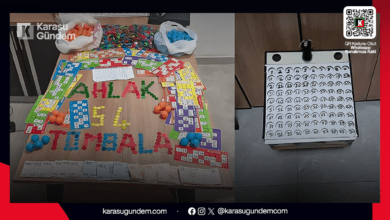 Sakarya Karasu'da polis ekipleri tarafından düzenlenen kumar ve tombala operasyonunda ele geçirilen oyun materyalleri.