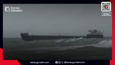 Karasu'da Gemi Karaya Oturdu: 8 Mürettebat Mahsur Kaldı 13 kae photo 1